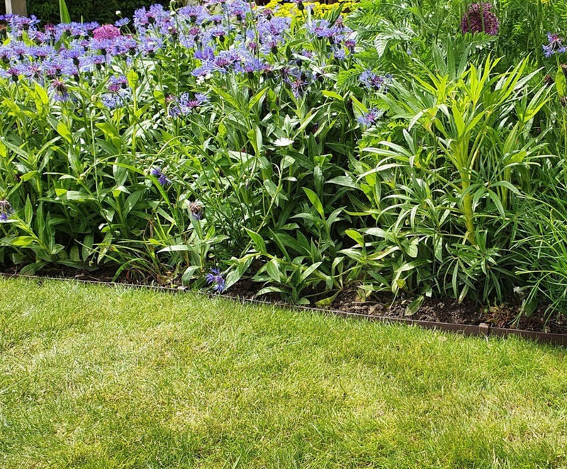 Load image into Gallery viewer, Woodgrain Edge – Brown Lawn Edging – Flexible Plastic Border
